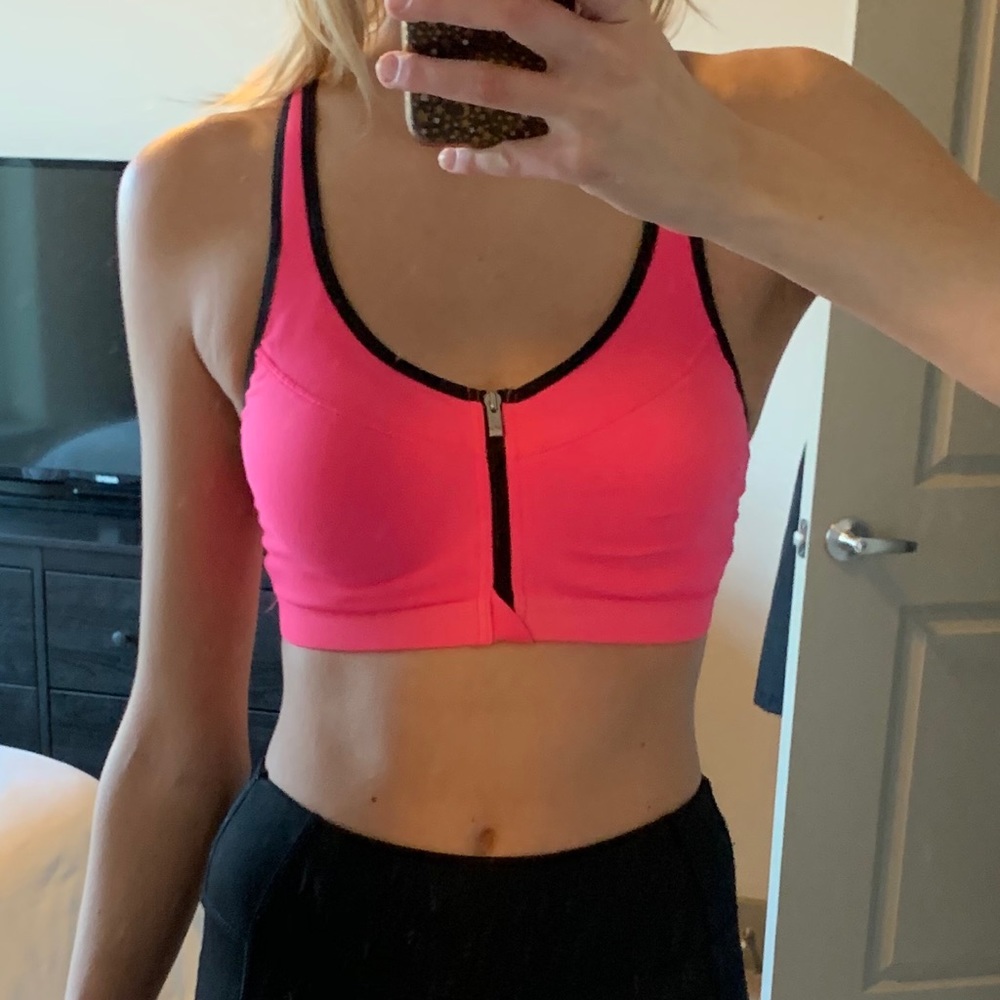❌SOLD❌ VSX Knockout Sports Bra in pink